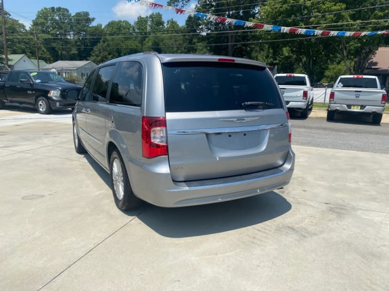 CHRYSLER TOWN & COUNTRY 2015 price $12,999