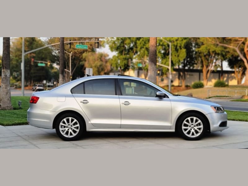 Volkswagen Jetta 2013 price $9,980