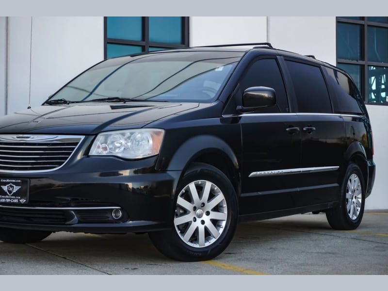 Chrysler Town & Country 2012 price $7,990