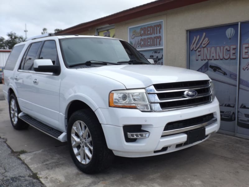 Ford Expedition 2017 price $17,990