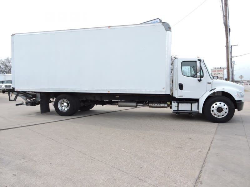 Freightliner M2 24 FOOT BOX LIFTGATE 2012 price $59,900