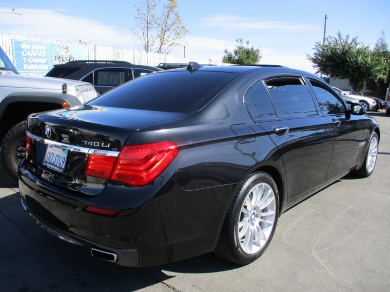 BMW 7-Series 2011 price $12,888