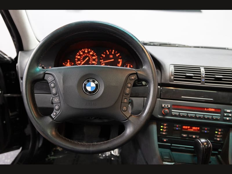 BMW 525i 2002 price $9,888