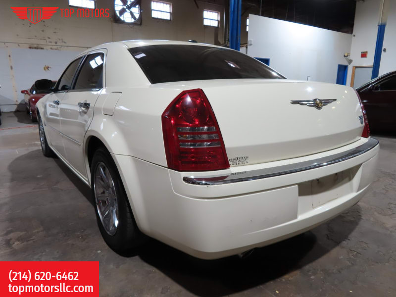 Chrysler 300 2006 price $5,995 Cash