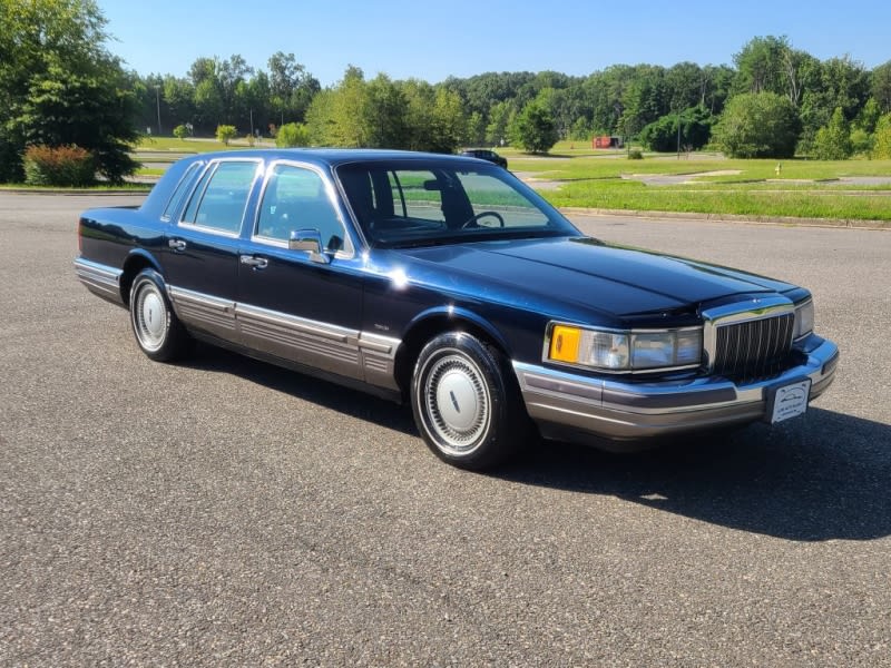 LINCOLN TOWN CAR 1990 price $6,200
