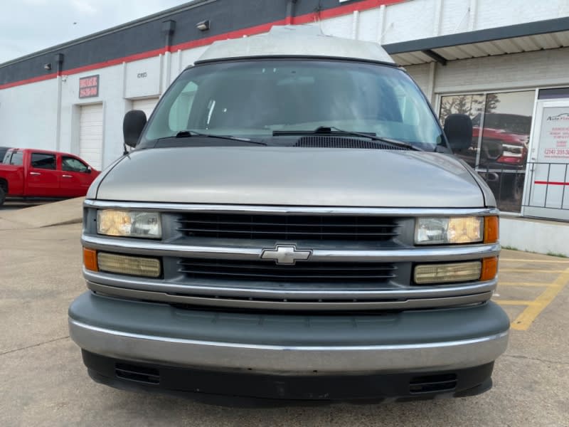 Chevrolet Express Cargo Van 2001 price $9,500