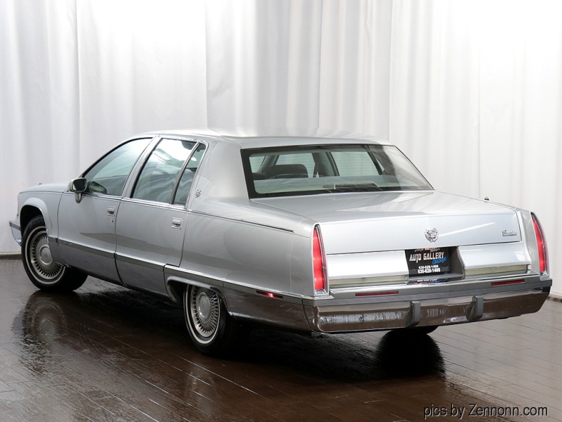 Cadillac Fleetwood 1993 price $10,990