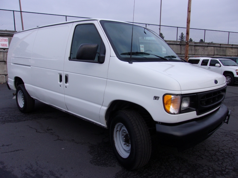 Ford Econoline Cargo Van 2001 price $9,495