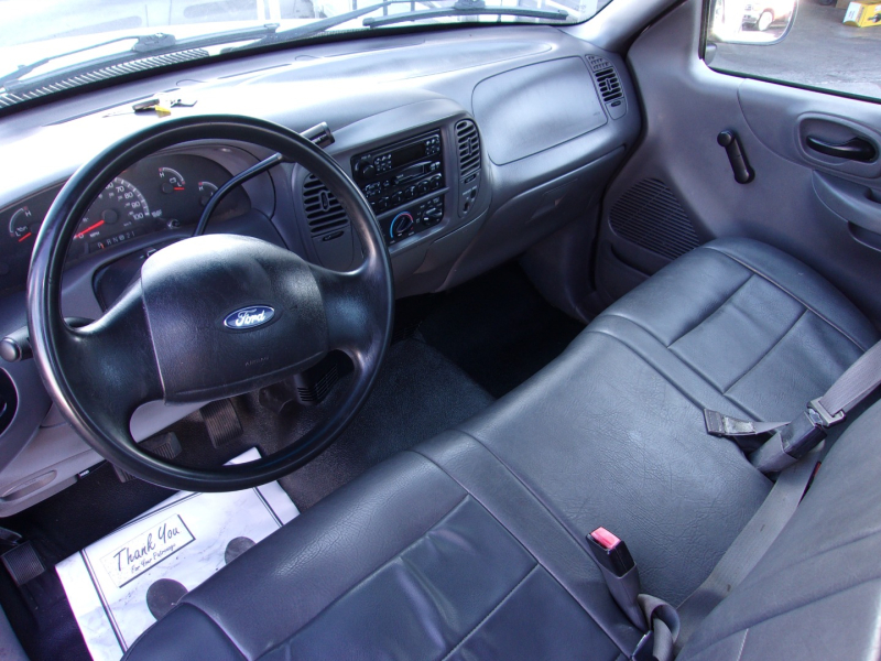 Ford F-150 2004 price $10,995