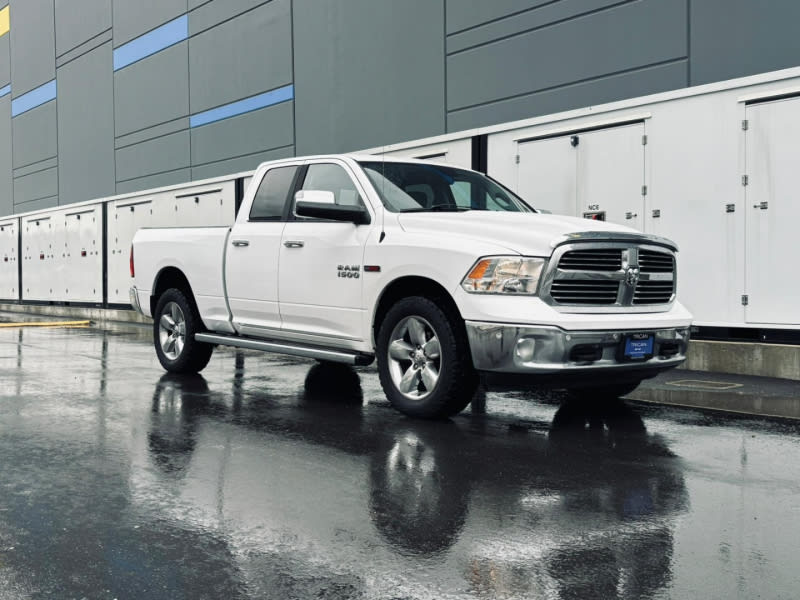 RAM 1500 BIGHORN Eco diesel 4x4 2015 price $25,000