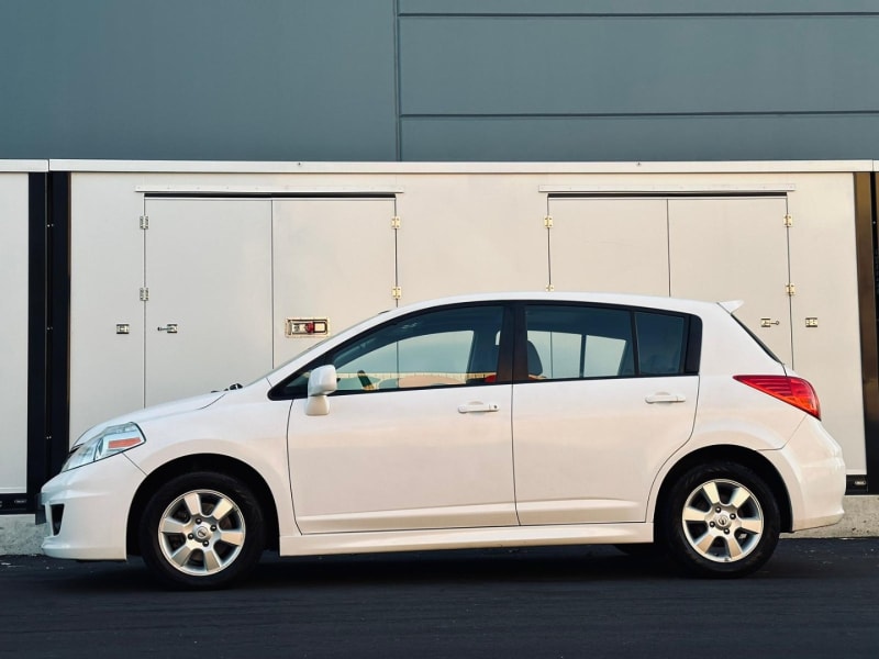 Nissan Versa 2009 price $8,500