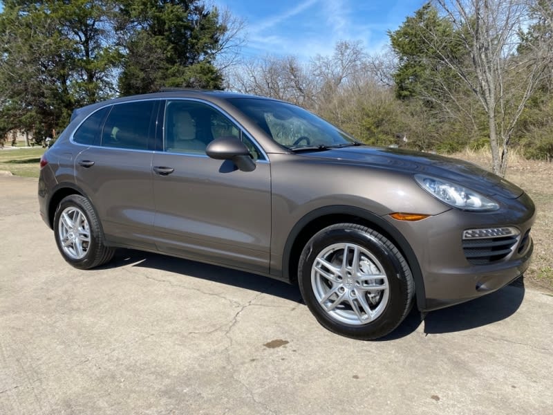 PORSCHE CAYENNE S 2012 price $11,995