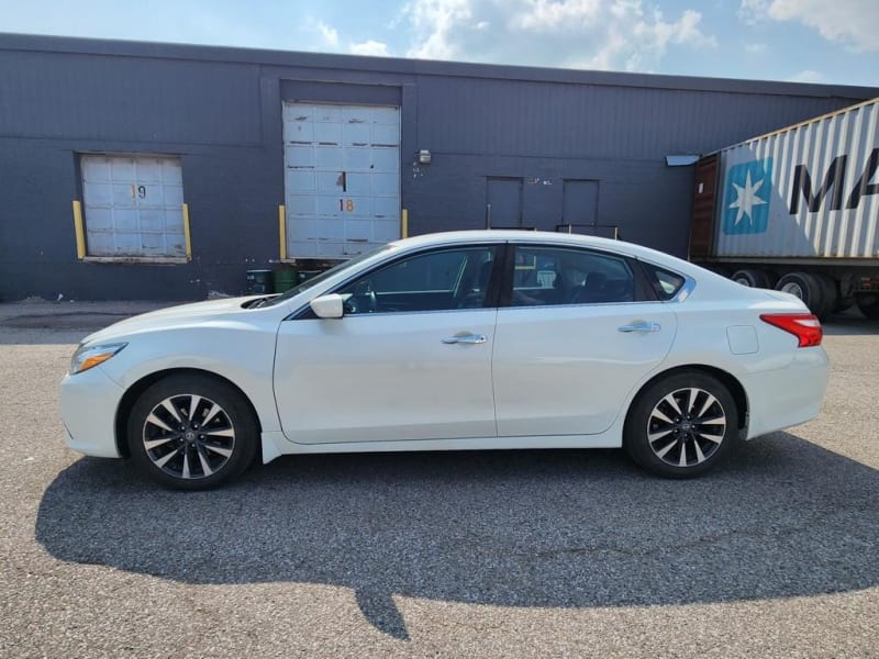 Nissan Altima 2016 price $15,990