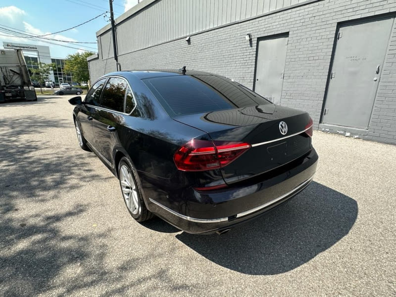 Volkswagen Passat 2018 price $15,990