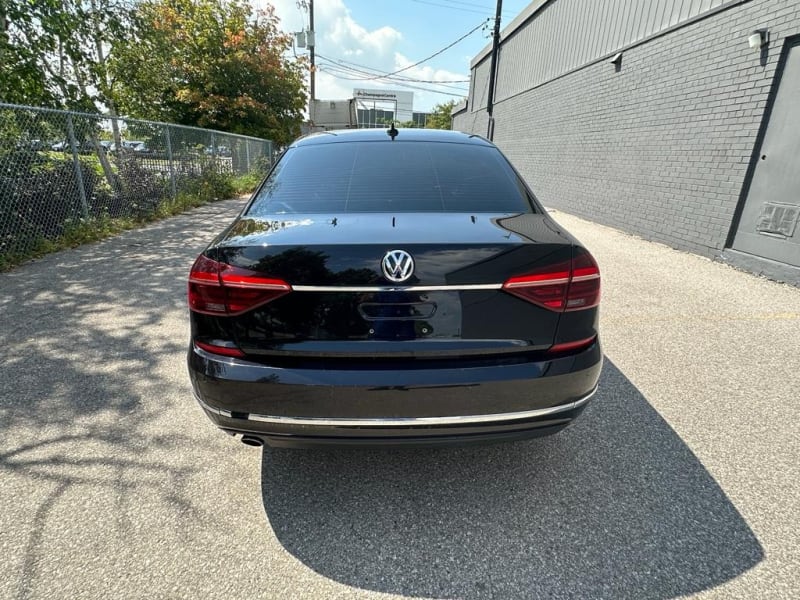 Volkswagen Passat 2018 price $15,990