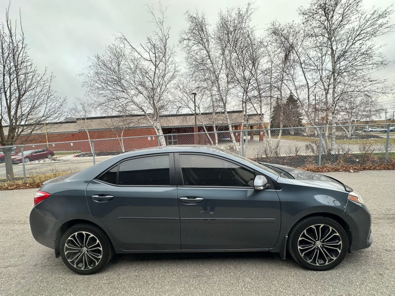 Toyota Corolla 2016 price $12,990