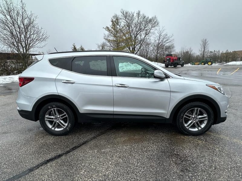 Hyundai Santa Fe 2018 price $15,800