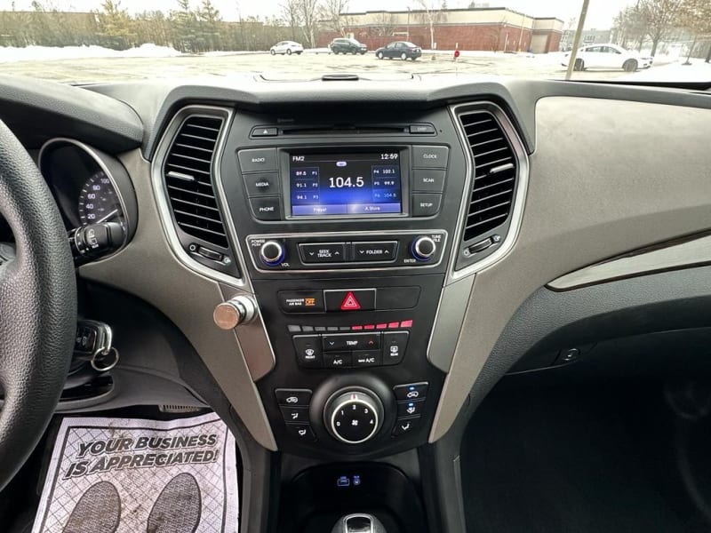 Hyundai Santa Fe 2018 price $15,800