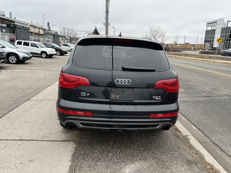 Audi Q7 2013 price $10,998