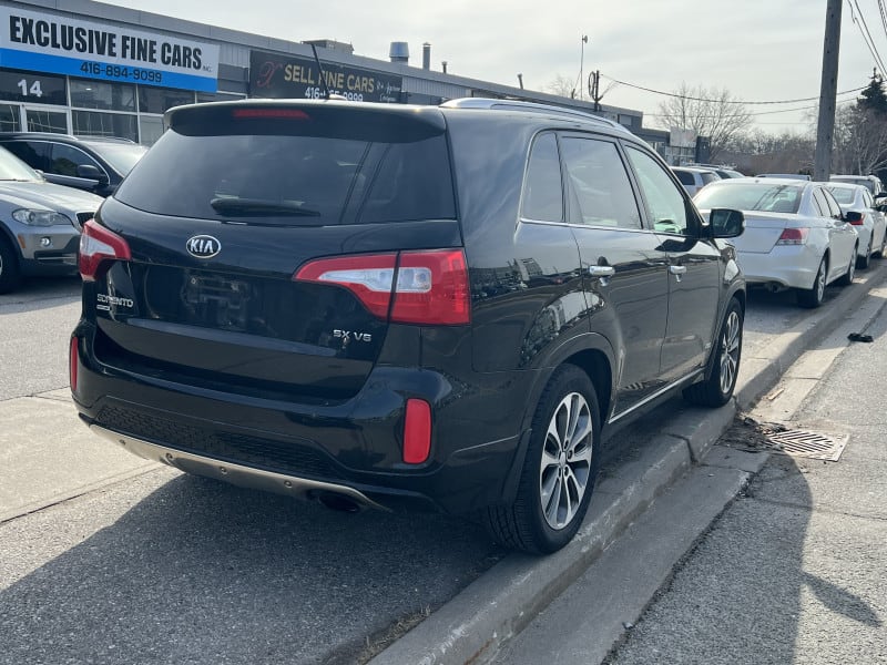 Kia Sorento 2015 price $11,990