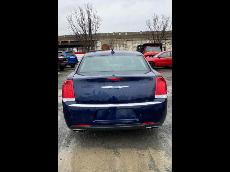 Chrysler 300 2016 price $12,500