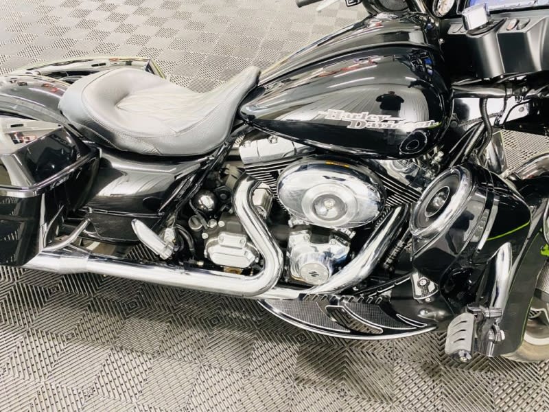 HARLEY DAVIDSON STREET GLIDE 2013 price $21,000