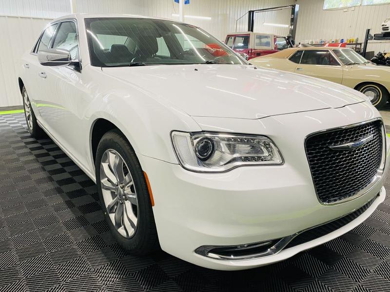 CHRYSLER 300C 2017 price $19,975