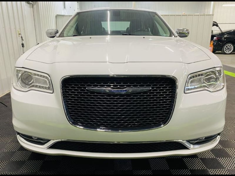 CHRYSLER 300C 2017 price $19,975