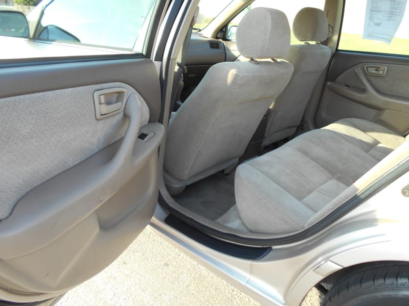 Toyota Camry 2000 price $4,295