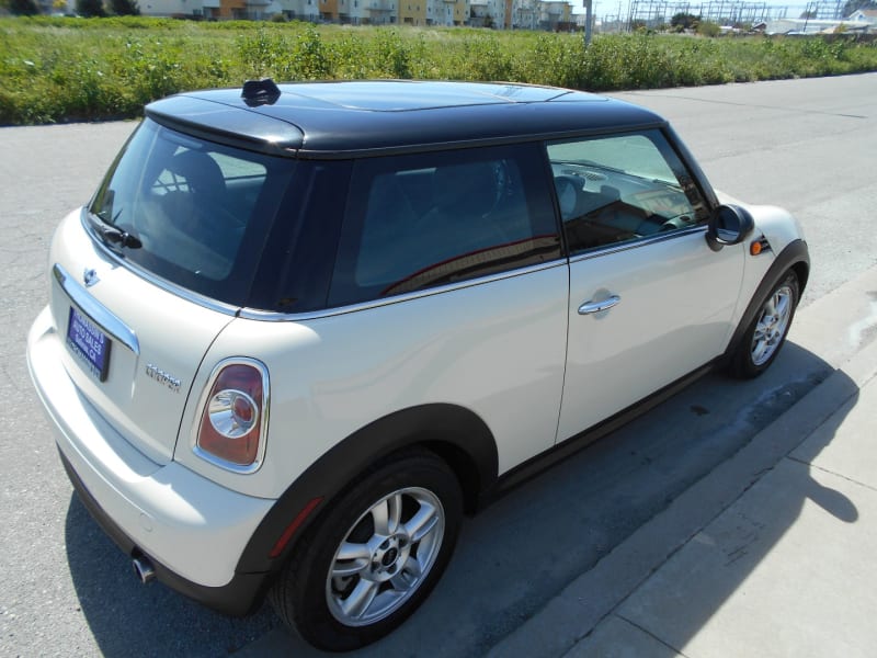 Mini Cooper Hardtop 2012 price $6,995