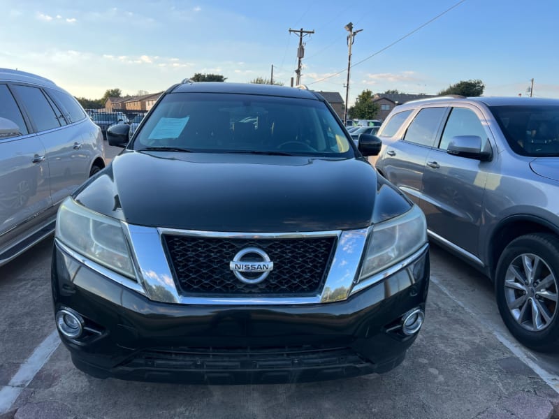 Nissan Pathfinder 2015 price $12,300