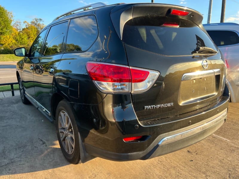 Nissan Pathfinder 2015 price $12,300