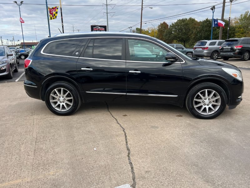 Buick Enclave 2017 price $15,990