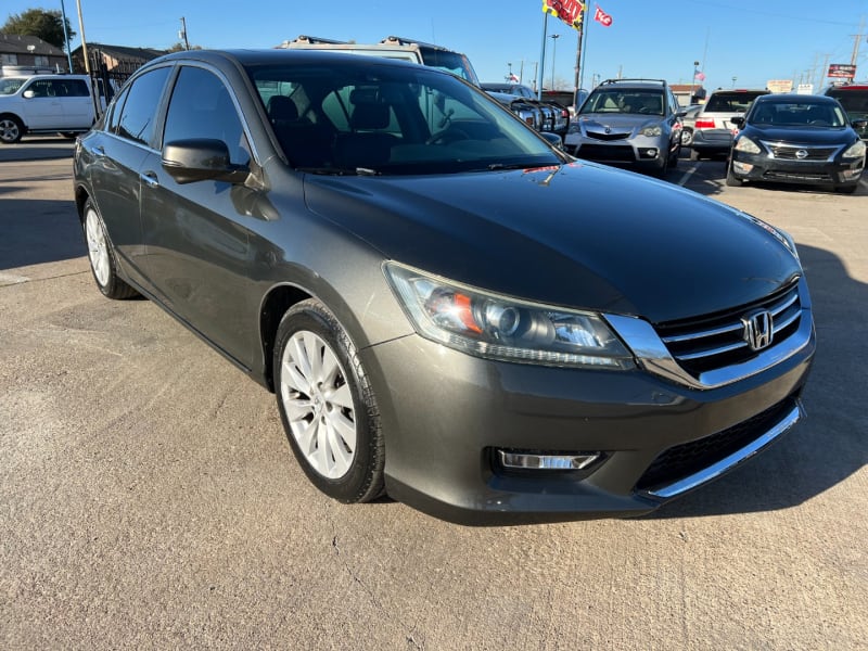 Honda Accord Sedan 2014 price $13,900