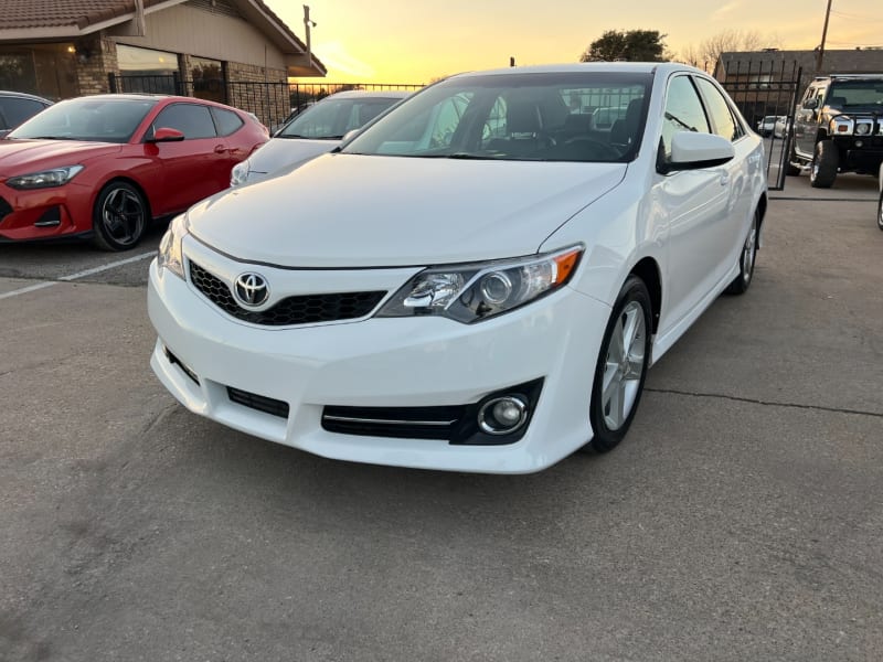 Toyota Camry 2014 price $14,400