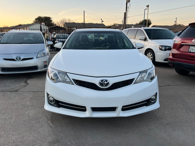 Toyota Camry 2014 price $14,400