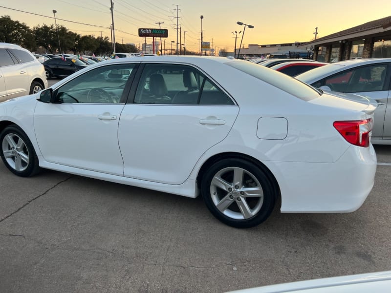 Toyota Camry 2014 price $14,400