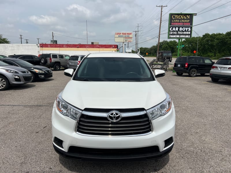 Toyota Highlander 2015 price $18,900