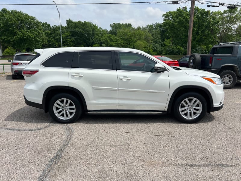 Toyota Highlander 2015 price $18,900