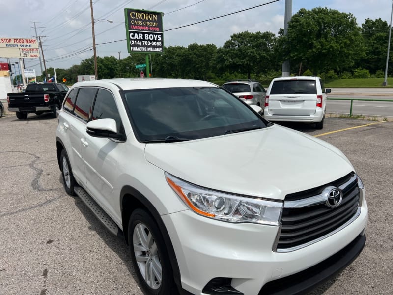 Toyota Highlander 2015 price $18,900