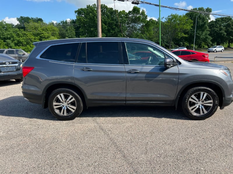 Honda Pilot 2016 price $16,990