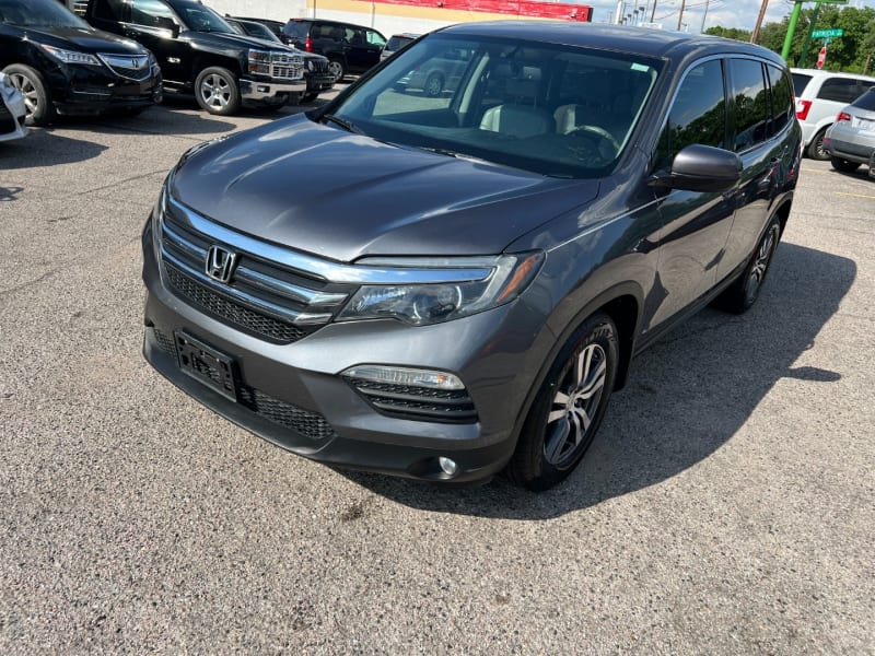 Honda Pilot 2016 price $16,990