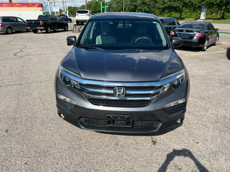 Honda Pilot 2016 price $16,990