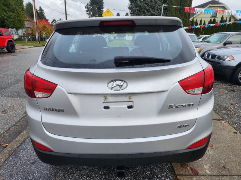 Hyundai Tucson 2011 price $8,950