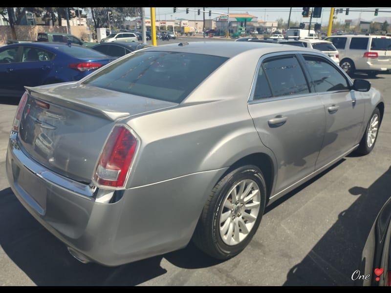 Chrysler 300 MOTOWN 2013 price $9,999