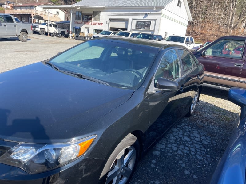 Toyota Camry 2014 price $13,495