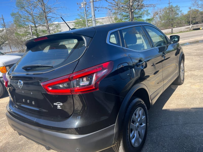 Nissan Rogue 2020 price $15,900