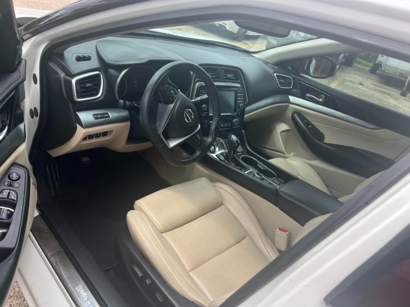 Nissan Maxima 2018 price $18,600