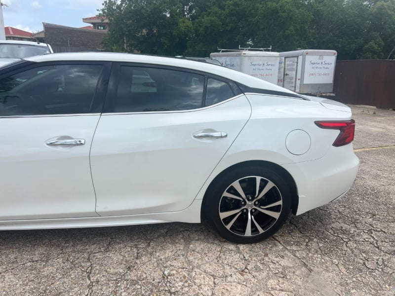 Nissan Maxima 2018 price $18,600