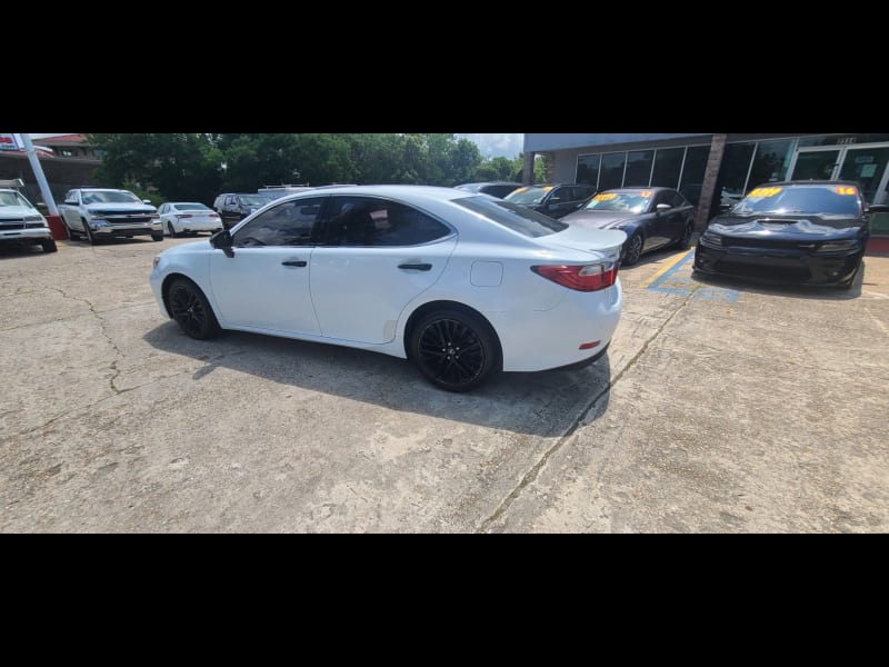 Lexus ES 350 2015 price $16,200